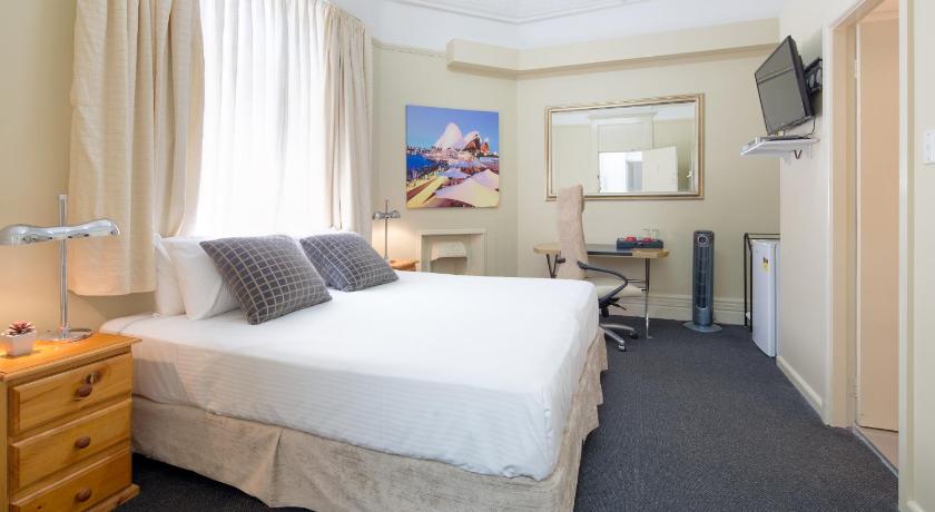 Neutral Bay Lodge