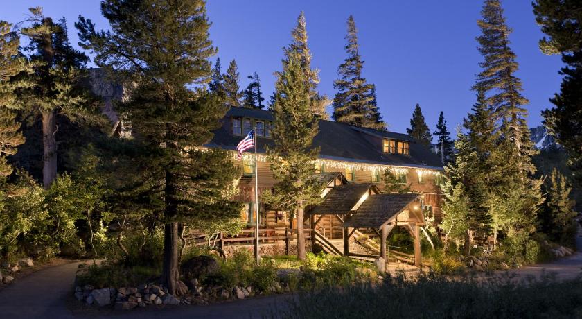 Tamarack Lodge