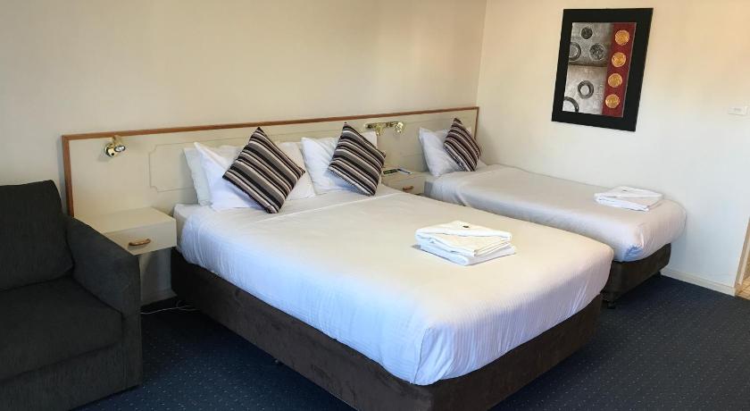 Orange Motor Lodge