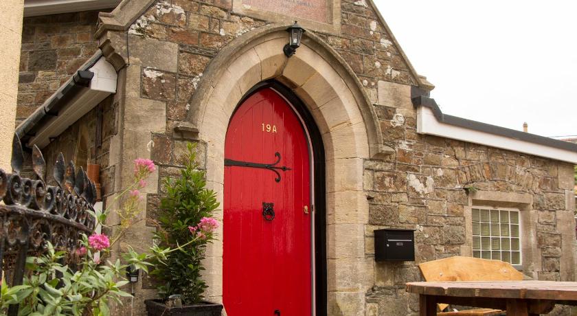 James John Hamilton House and backpacker hostel