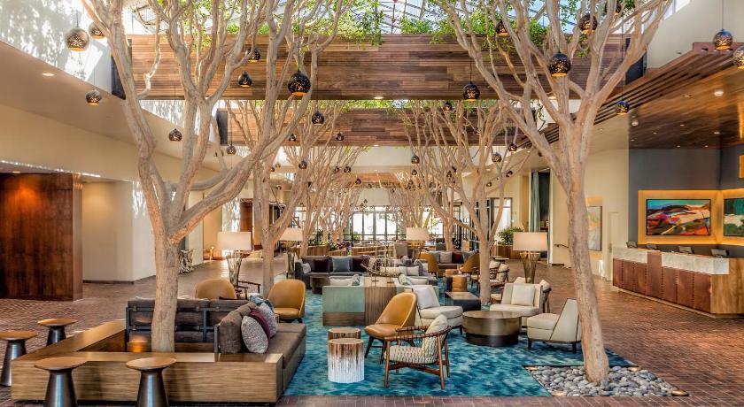 Lobby Portola Hotel and Spa