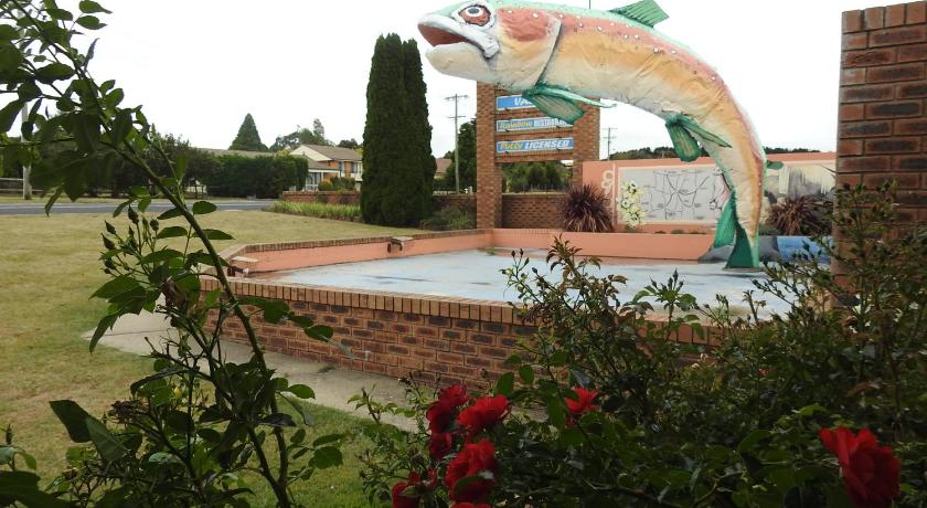 Big Trout Motel