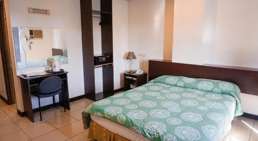Guestroom Crowne Garden Hotel