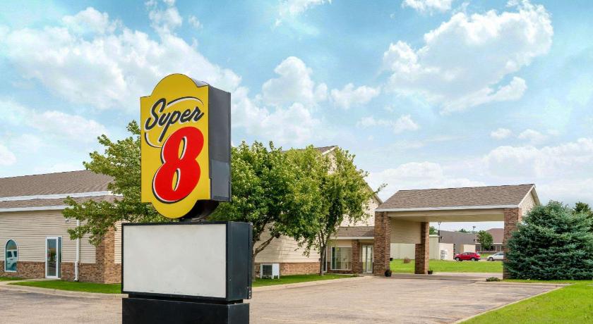 Super 8 By Wyndham Beresford