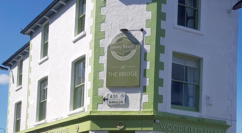 Johnny Dough's Conwy with Rooms