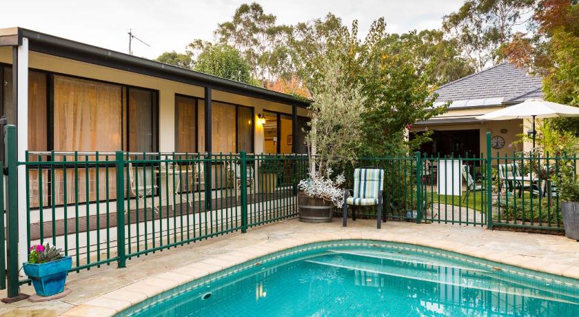 Courtsidecottage Bed and Breakfast