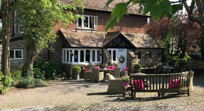 Coombe Lodge Farm House