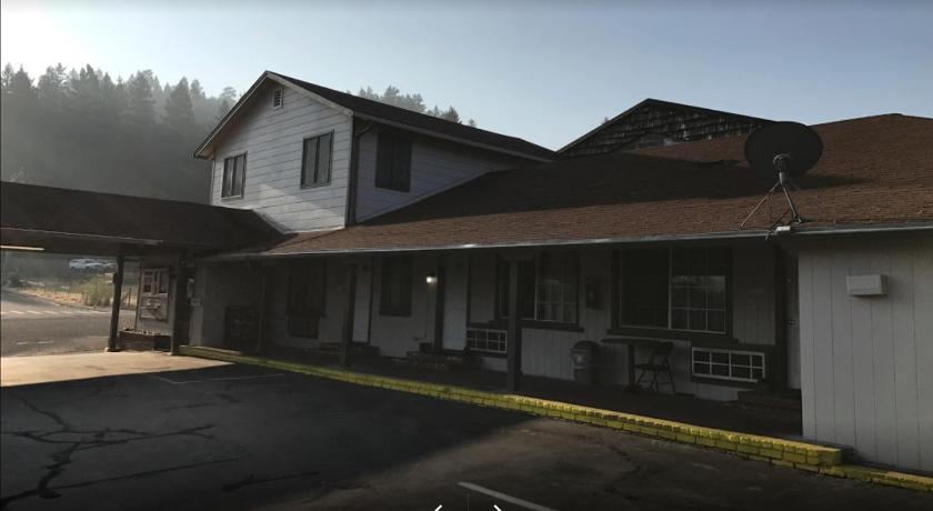 Lone Pine Motel