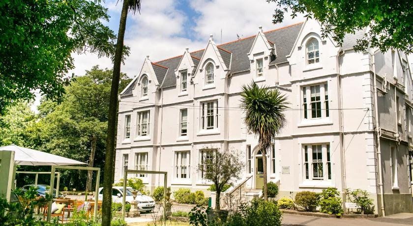 The Green House Hotel