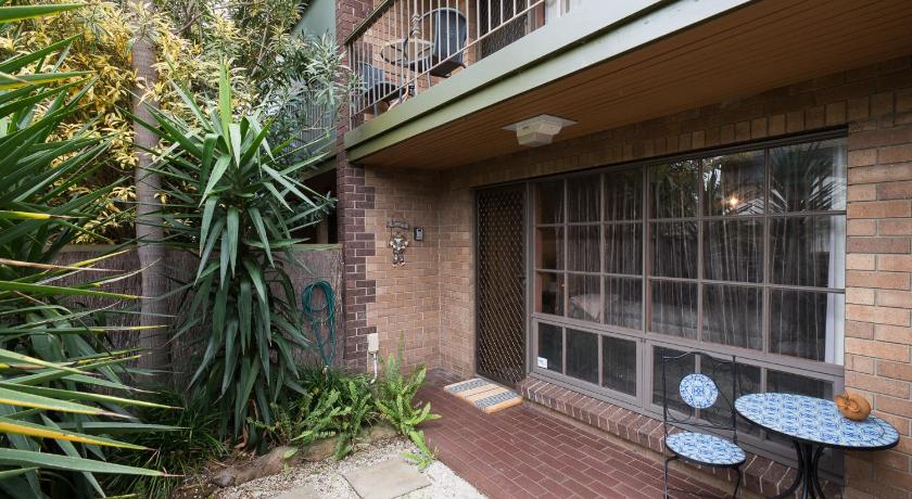Glenelg North " Home Away From Home"