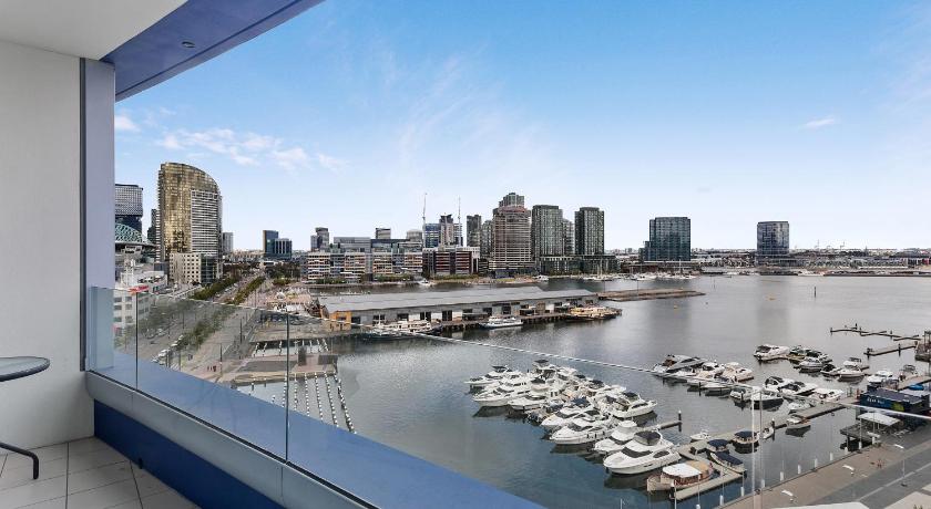 Balcony/terrace Docklands Private Collection – New Quay