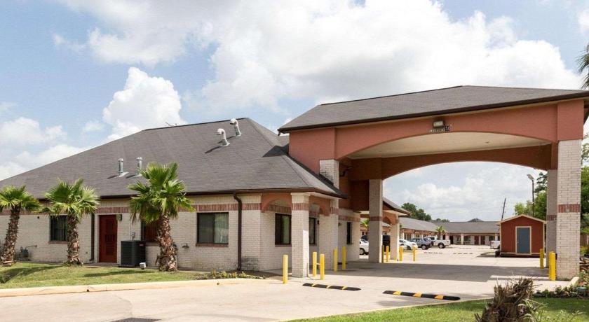 Scottish Inn & Suites
