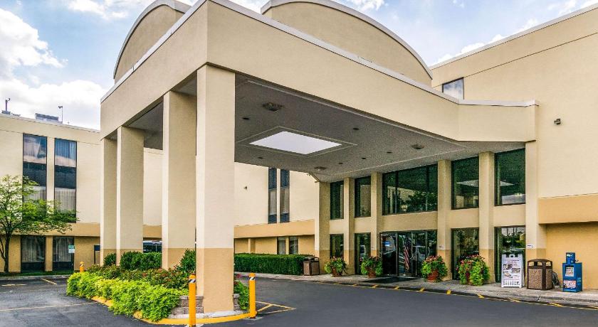 Spark by Hilton Des Plaines Chicago O'Hare