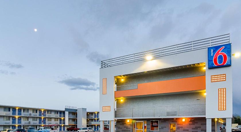 Motel 6 Denver, CO – Downtown