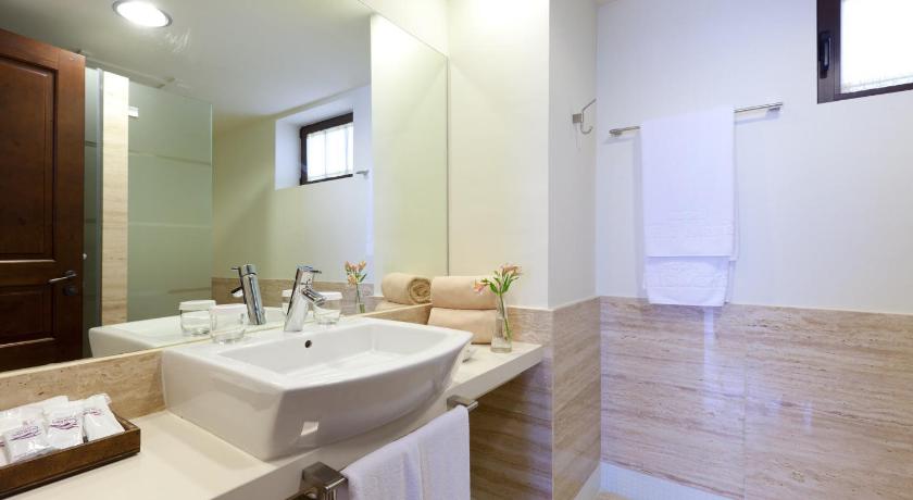 http://q-xx.bstatic.com/xdata/images/hotel/840x460/171464453.jpg?k=63853dcb69f40c3ddfb8f6c7faac6a2e2c1f62a89dc7e6fd11f0382f6b6ab8a4&o=-5