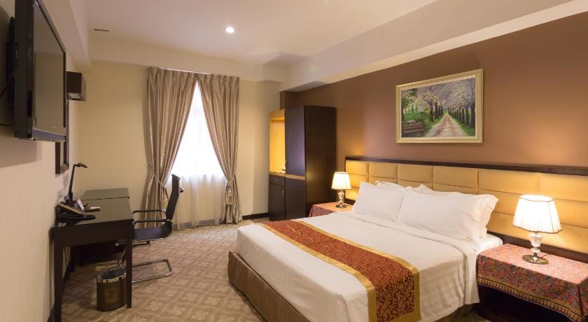 Hallmark Crown Hotel