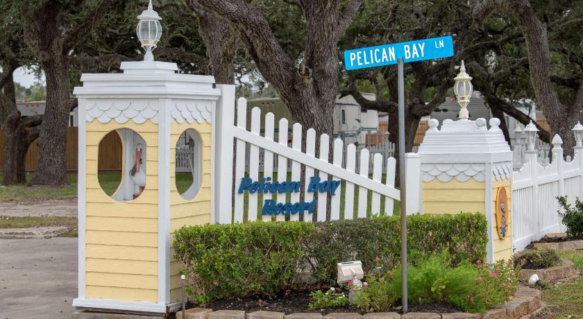 D&R Pelican Bay Resort