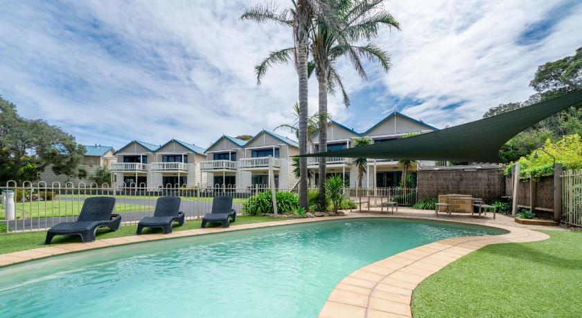 Boathouse Resort Studios and Suites