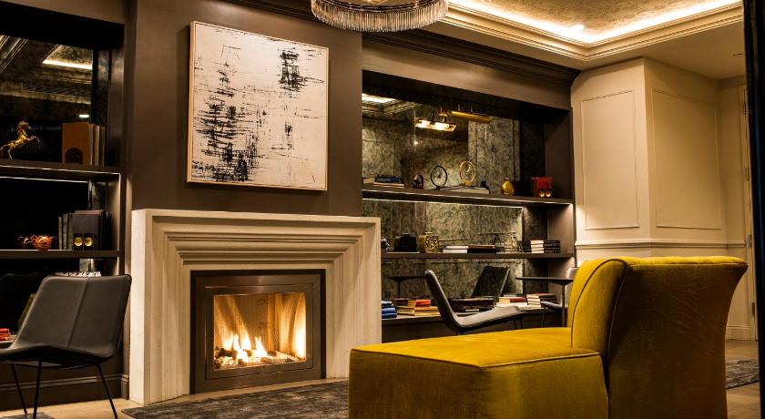 Hotel 32 32