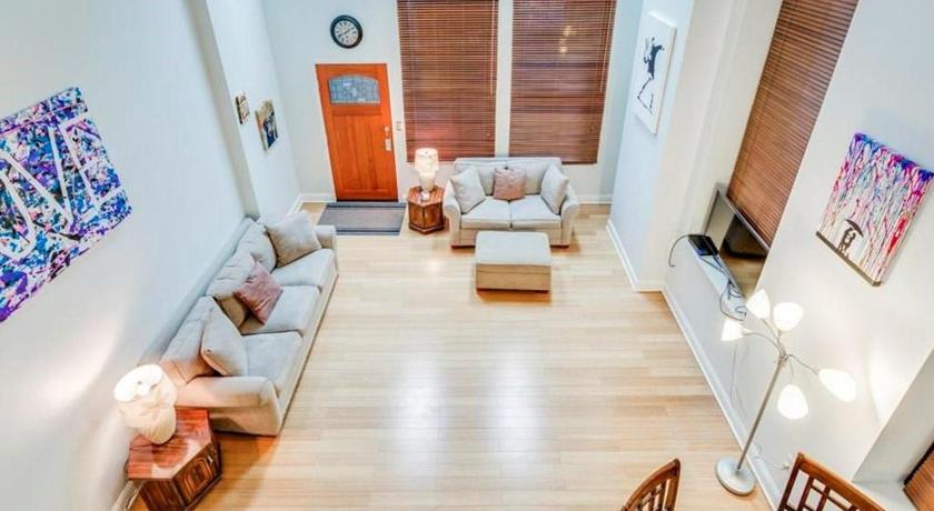 Full loft apartment near Omni Hotel