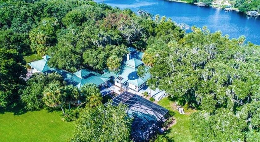 Riverbend Retreat Fla
