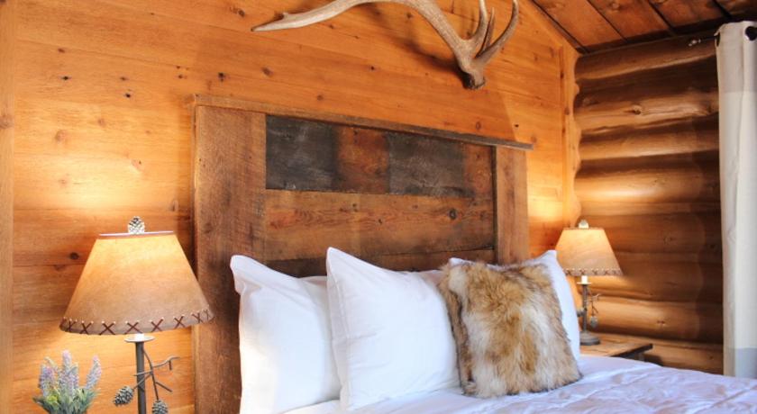 Elkhorn Cabins and Inn