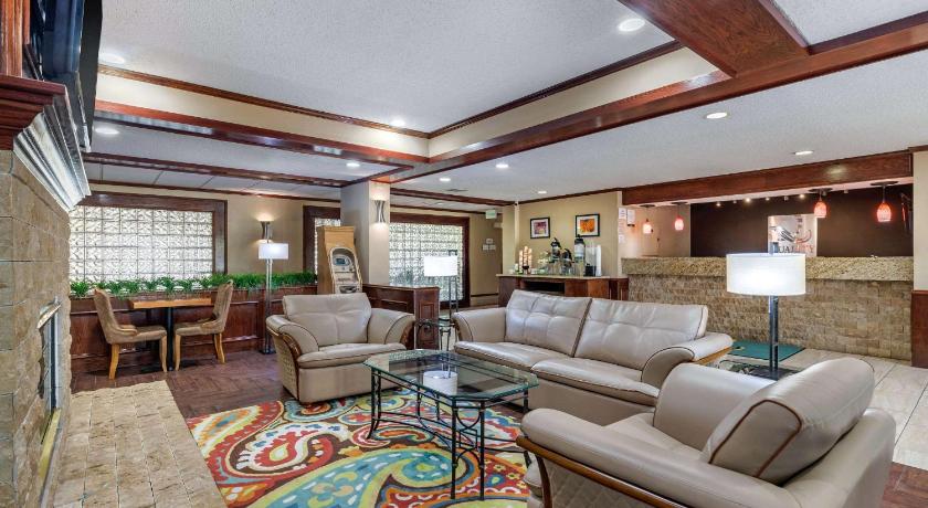 Quality Suites Addison-Dallas