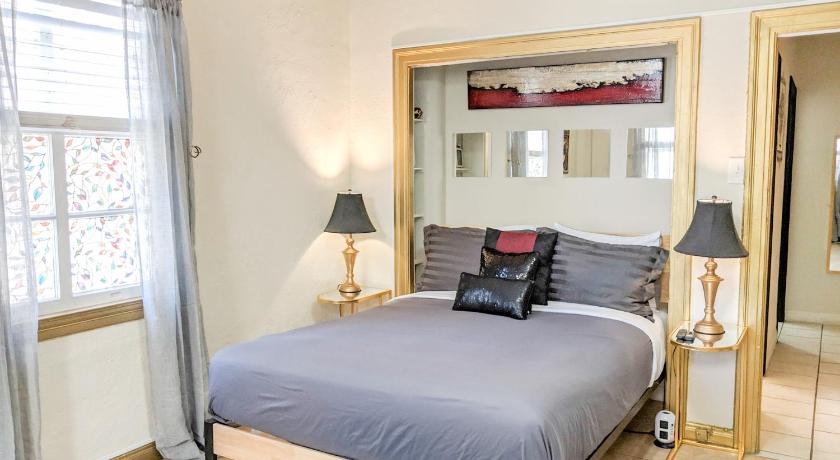 Casa Bonita Apartments