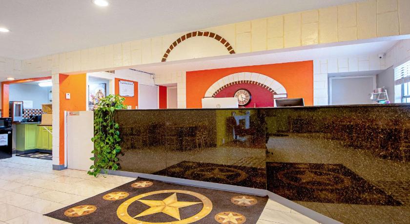 Economy Inn & Suites