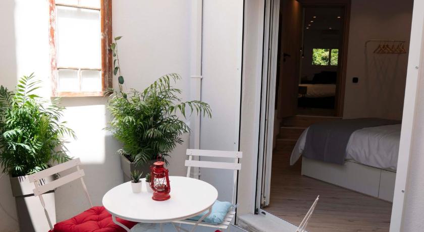 Modern 2bed 2bath Loft in Acropolis area - image 6
