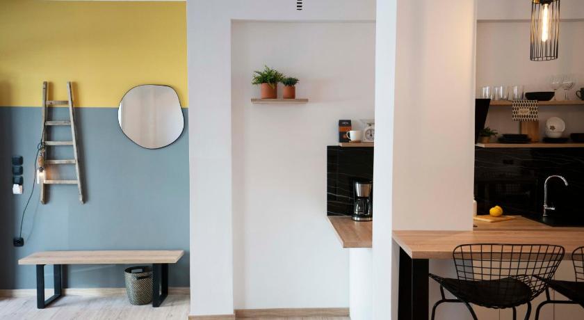 Modern 2bed 2bath Loft in Acropolis area - image 13