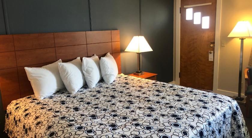 Edenbrook Motel