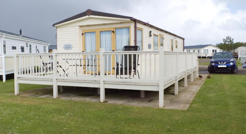 Manor Park Hunstanton pets go free Linen Included