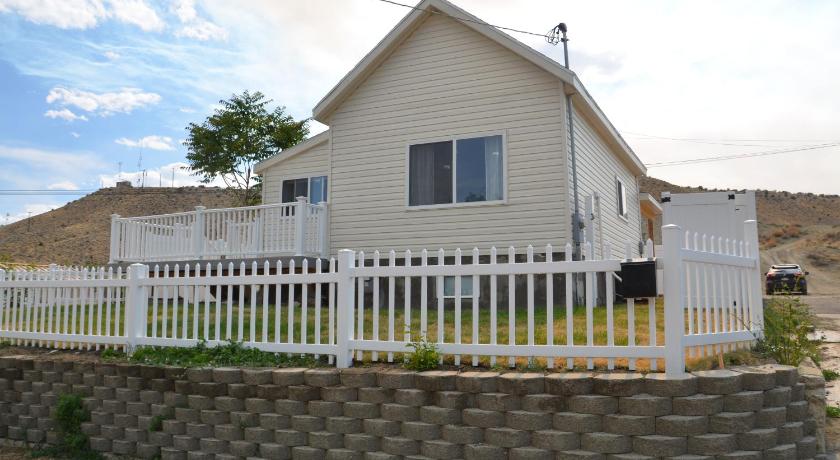 Baby Blue Sky - Price 2bd - Newly remodeled - nearby trails