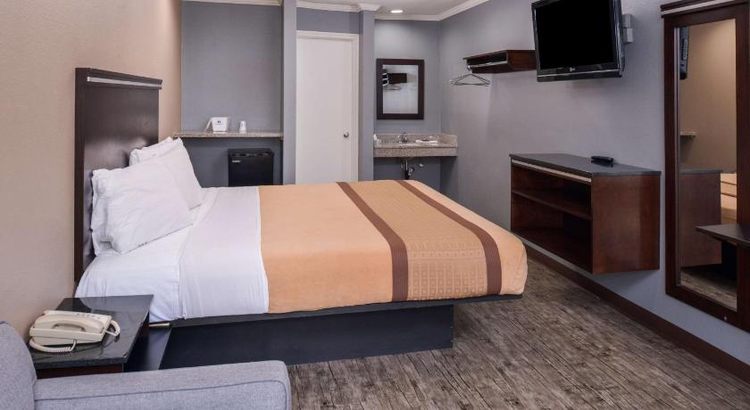 Laguna Inn and Suites
