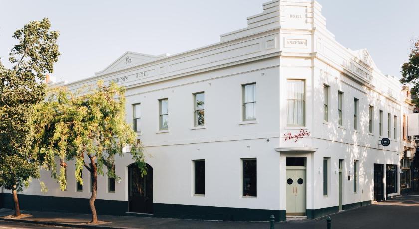 Naughtons Hotel