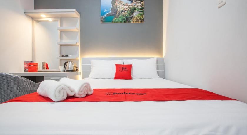 RedDoorz Plus near Politeknik Negeri Malang