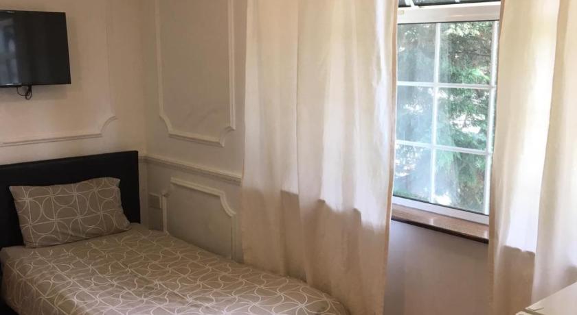 Hatfield SAVE-MONEY Rooms - 10over10 for PRICE!