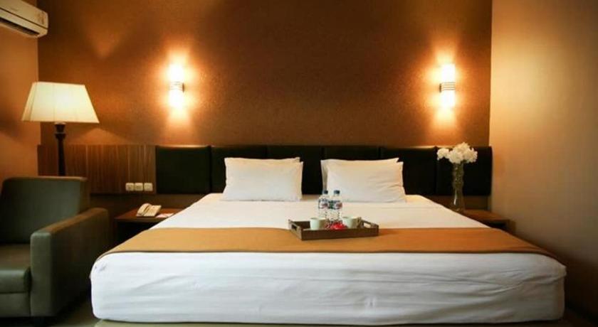 Raden Wijaya Hotel & Convention
