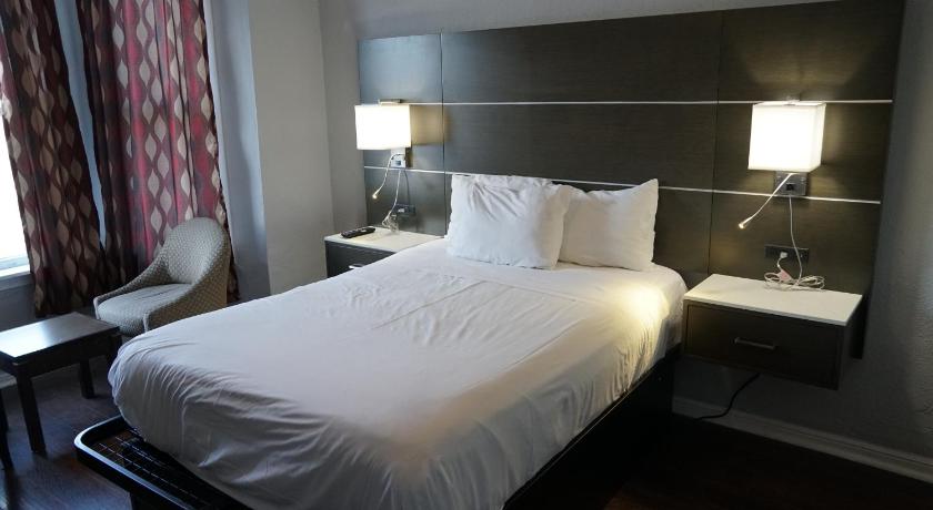 Deluxe Double Room with Shared Bathroom The Utah Inn