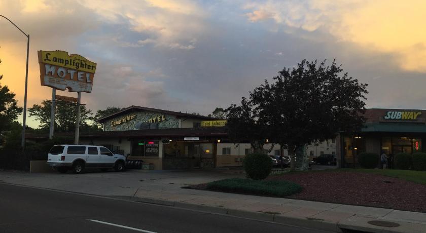 Lamplighter Motel