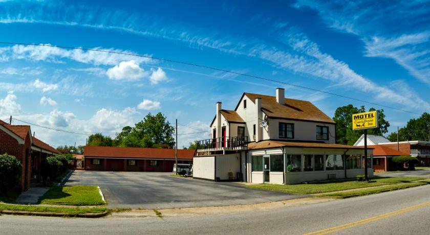 Coach House Inn