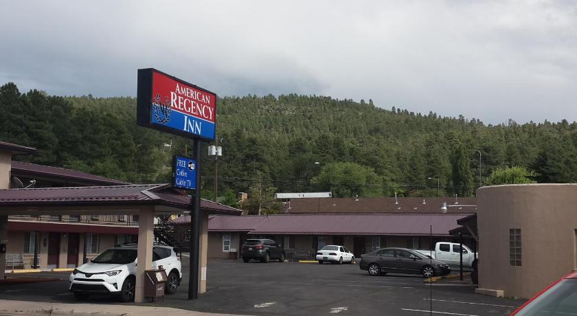 American Regency Inn