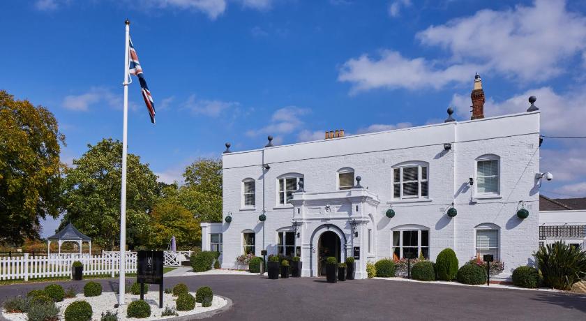 WorldHotels Distinctive Woughton House Hotel