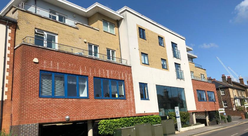 Blue Sky Apartments@ Abbots Yard, Guildford
