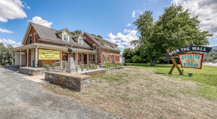 Stowe Mountain Road Getaway