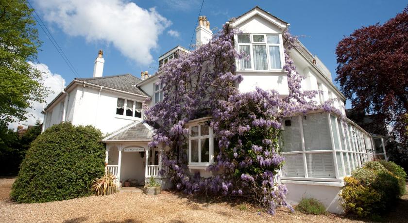 Fines Bayliwick Hotel