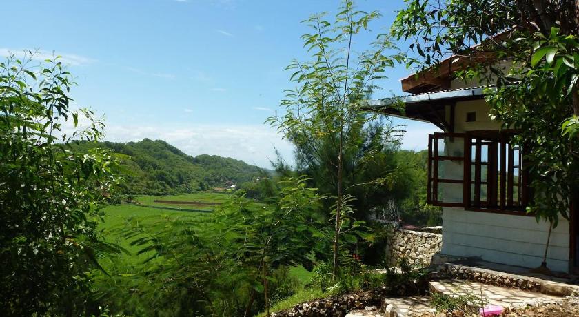 Fam Sugiono Cottage - Studio House