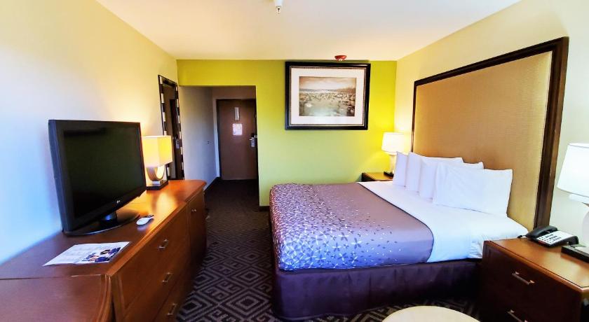 Travel Inn and Suites- Sikeston Miner I-55 exit-67