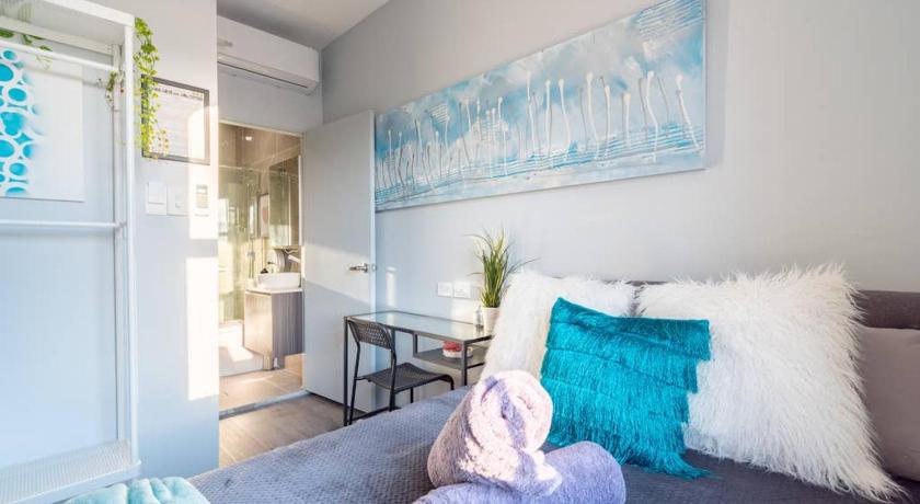 Elegant Double Ensuite Room - AC - 1Min to Central - Closely Located to Almost Sydney Must Seen Spot